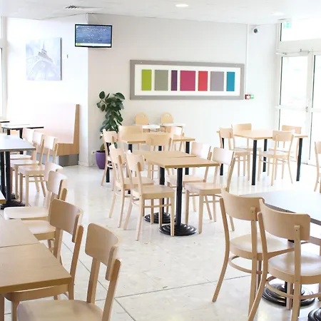 Paris Cdg Aeroport 2*