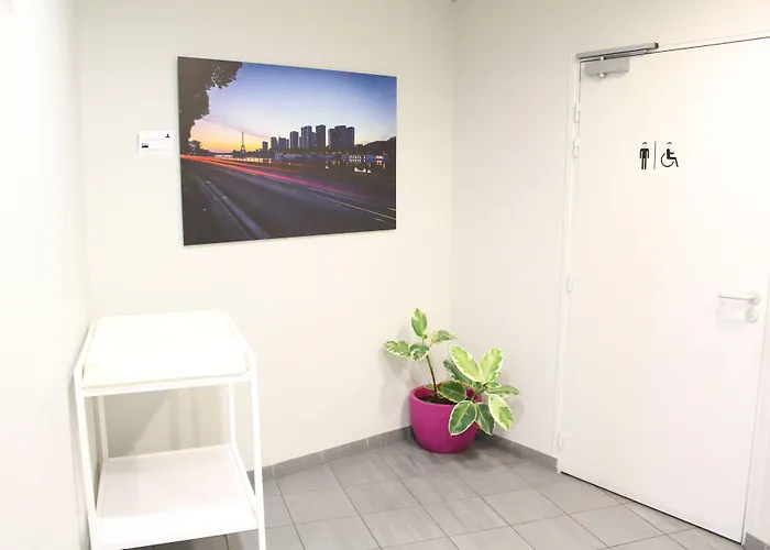 Paris Cdg Aeroport 2*